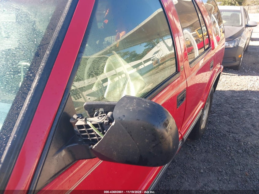 2001 Chevrolet Blazer Lt VIN: 1GNDT13W81K243387 Lot: 43693981