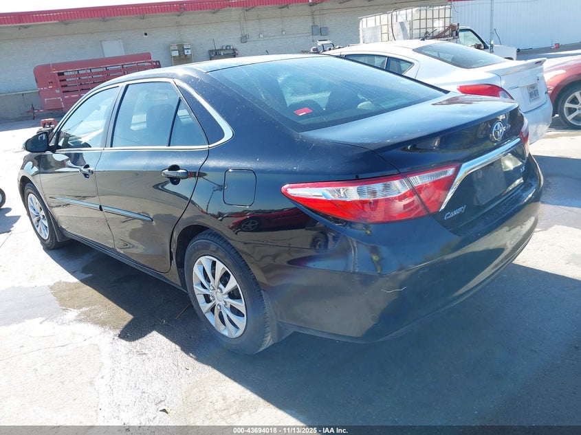 4T4BF1FK2FR476016 2015 TOYOTA CAMRY photo no. 3