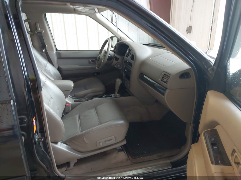 JN8DR09Y94W902380 2004 NISSAN PATHFINDER photo no. 5