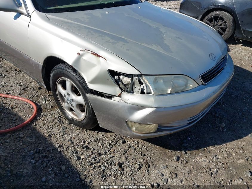 1998 Lexus Es 300 VIN: JT8BF28GXW5030623 Lot: 43694062