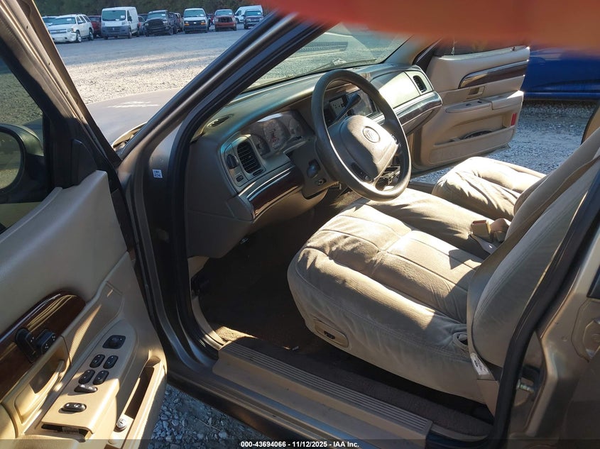 2MEFM74W73X706165 2003 MERCURY GRAND MARQUIS photo no. 5