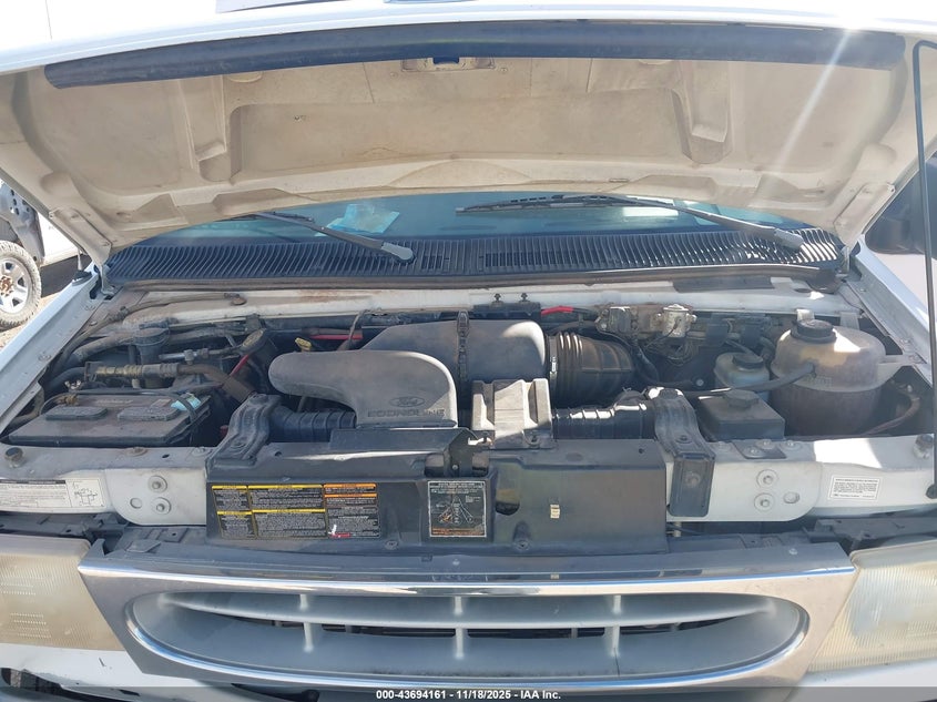 1999 Ford E-350 Super Duty Xl/Xlt VIN: 1FBSS31L4XHB35799 Lot: 43694161