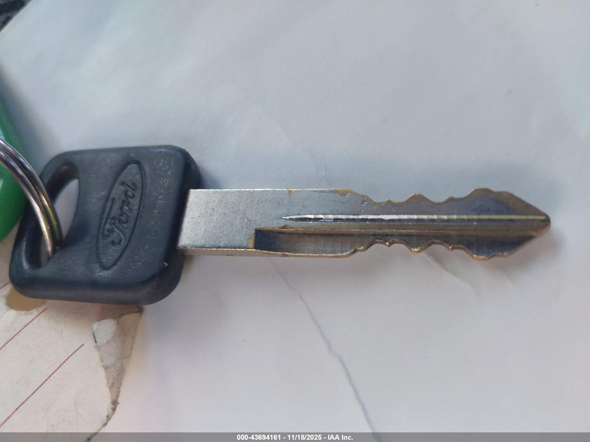 1999 Ford E-350 Super Duty Xl/Xlt VIN: 1FBSS31L4XHB35799 Lot: 43694161