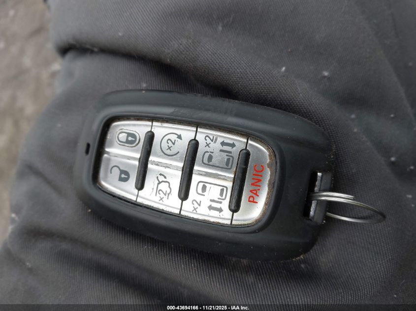 2018 Chrysler Pacifica Touring L VIN: 2C4RC1BGXJR274375 Lot: 43694166