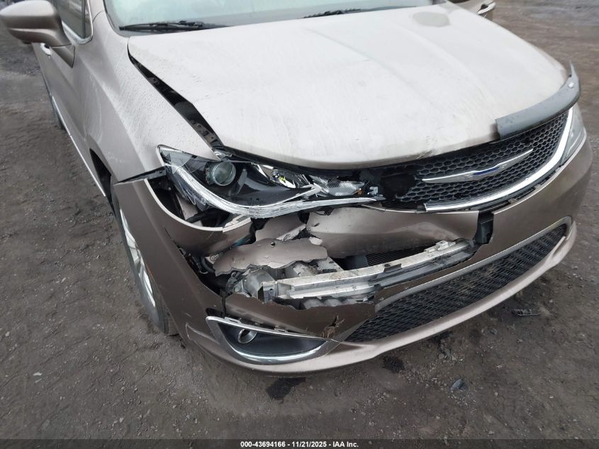 2018 Chrysler Pacifica Touring L VIN: 2C4RC1BGXJR274375 Lot: 43694166