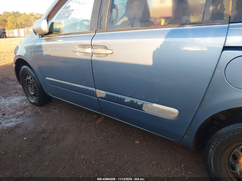 2009 Kia Sedona VIN: KNDMB133196279833 Lot: 43694200