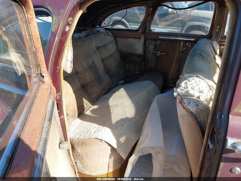 1947 Dodge 4 Door Sedan VIN: 30807149 Lot: 43694223