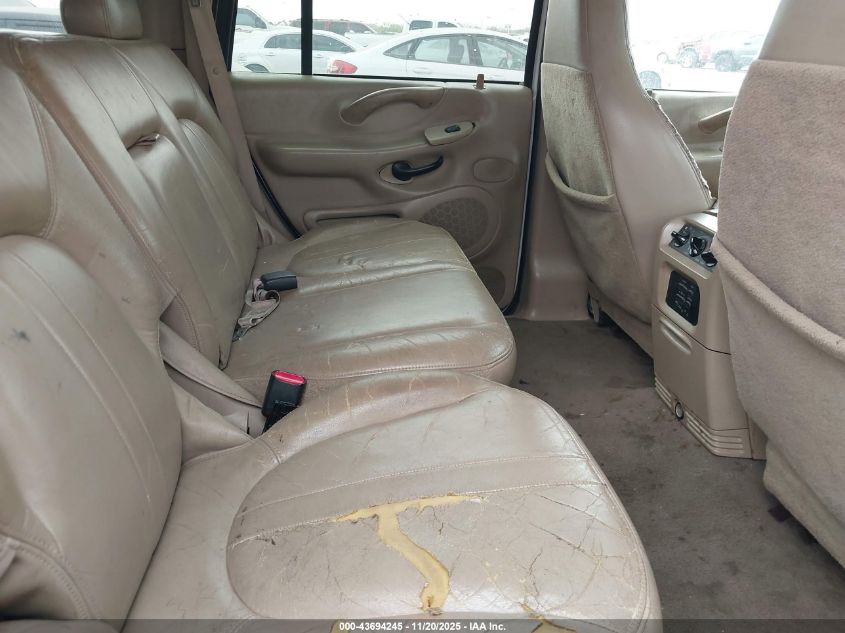 2002 Ford Expedition Eddie Bauer VIN: 1FMRU17L12LA21275 Lot: 43694245