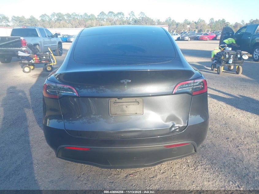 2025 Tesla Model Y Long Range Dual Motor Rear-Wheel Drive VIN: 7SAYGDEDXSA349530 Lot: 43694256
