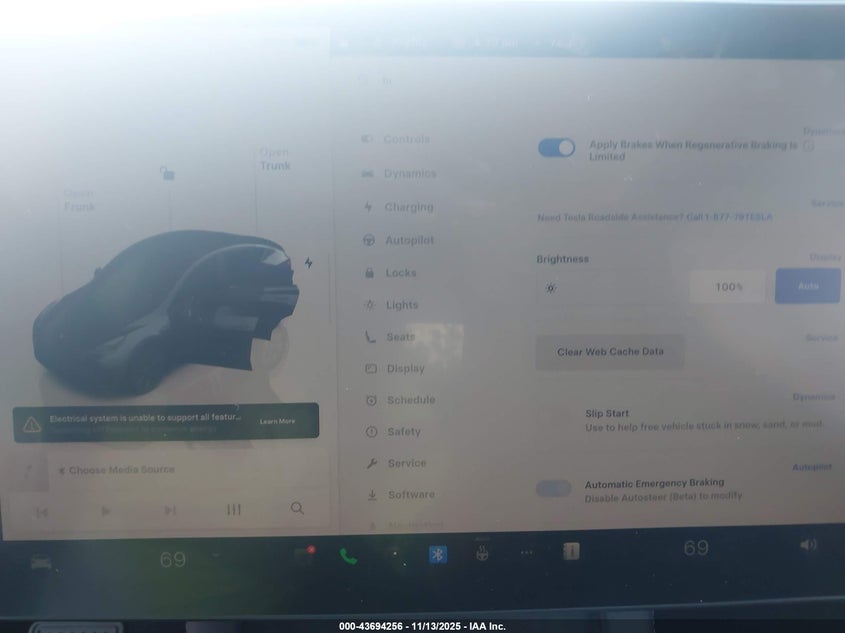 2025 Tesla Model Y Long Range Dual Motor Rear-Wheel Drive VIN: 7SAYGDEDXSA349530 Lot: 43694256