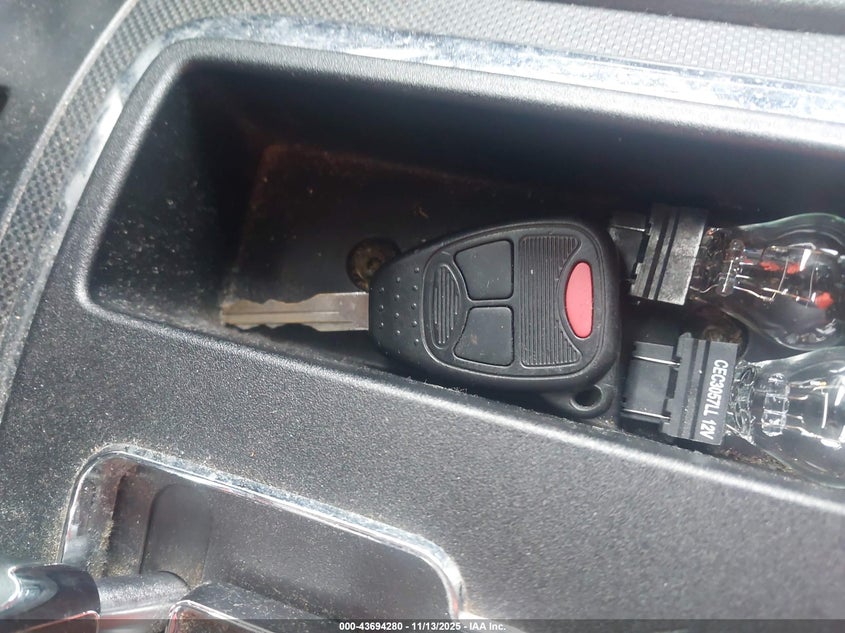 2007 Jeep Commander VIN: 1J8HG48K97C570334 Lot: 43694280