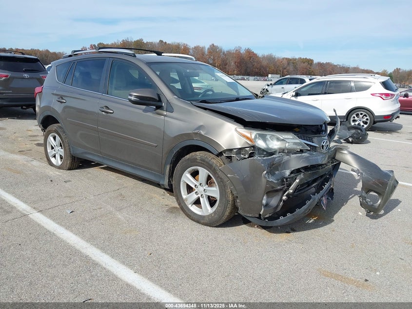 2014 TOYOTA RAV4 XLE - JTMRFREV9ED048661