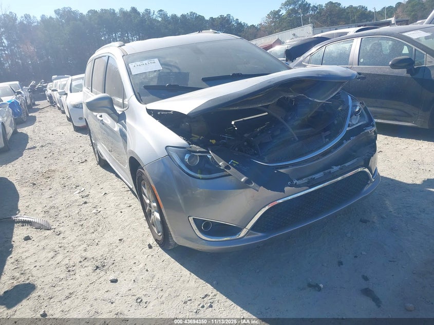 2020 CHRYSLER PACIFICA TOURING L - 2C4RC1BG7LR192459