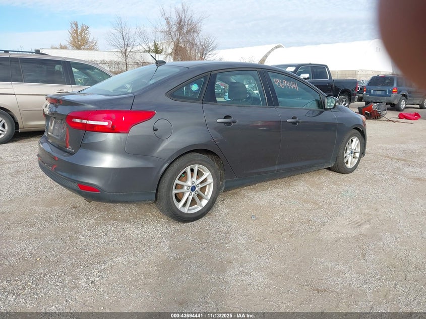 1FADP3F2XFL239219 2015 FORD FOCUS photo no. 4