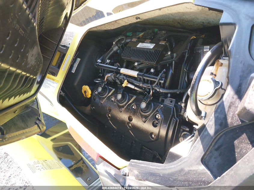 00000YDV15869B515 2015   photo no. 10