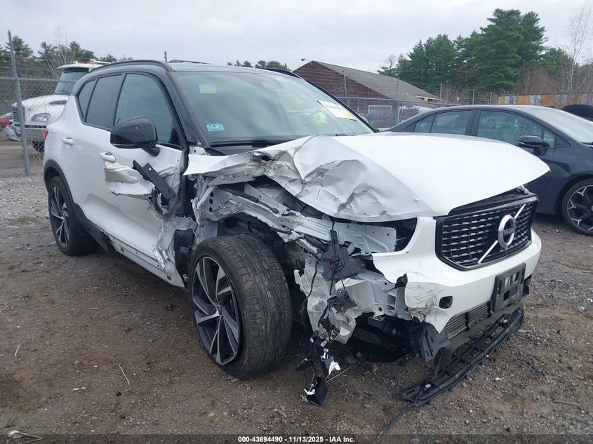 2020 VOLVO XC40 T5 R-DESIGN - YV4162UM7L2227655