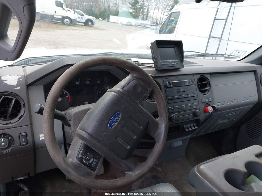 2016 Ford F-350 Chassis Xl VIN: 1FDRF3G69GEC87526 Lot: 43694546