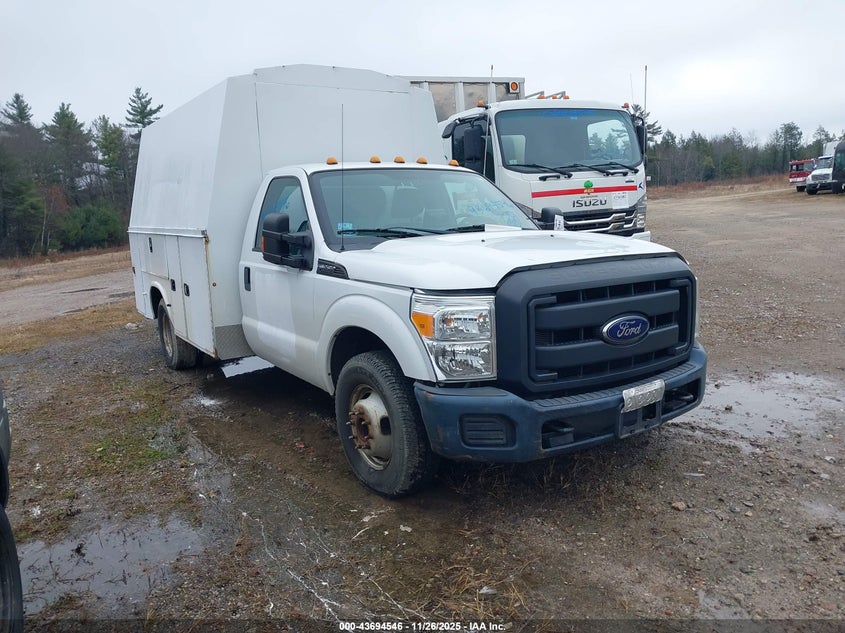2016 Ford F-350 Chassis Xl