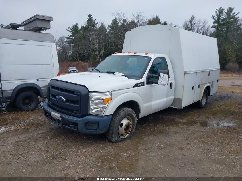 2016 Ford F-350 Chassis Xl