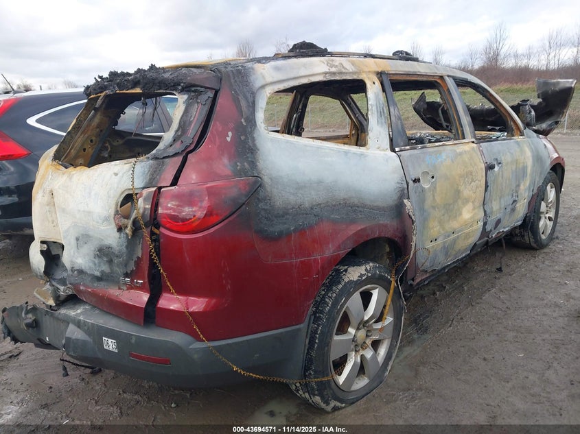 1GNKRGED4BJ102957 2011 CHEVROLET TRAVERSE photo no. 4