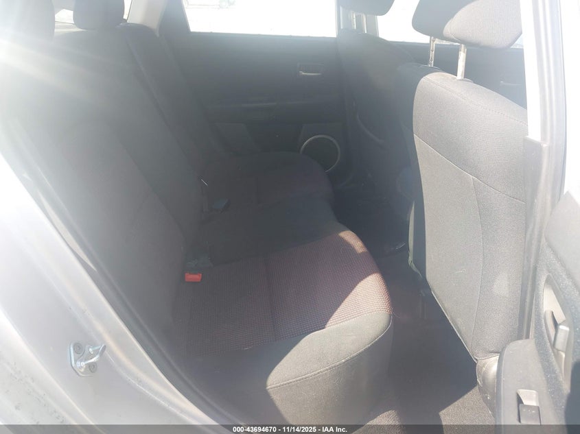 2005 Mazda Mazda3 S VIN: JM1BK143751256585 Lot: 43694670