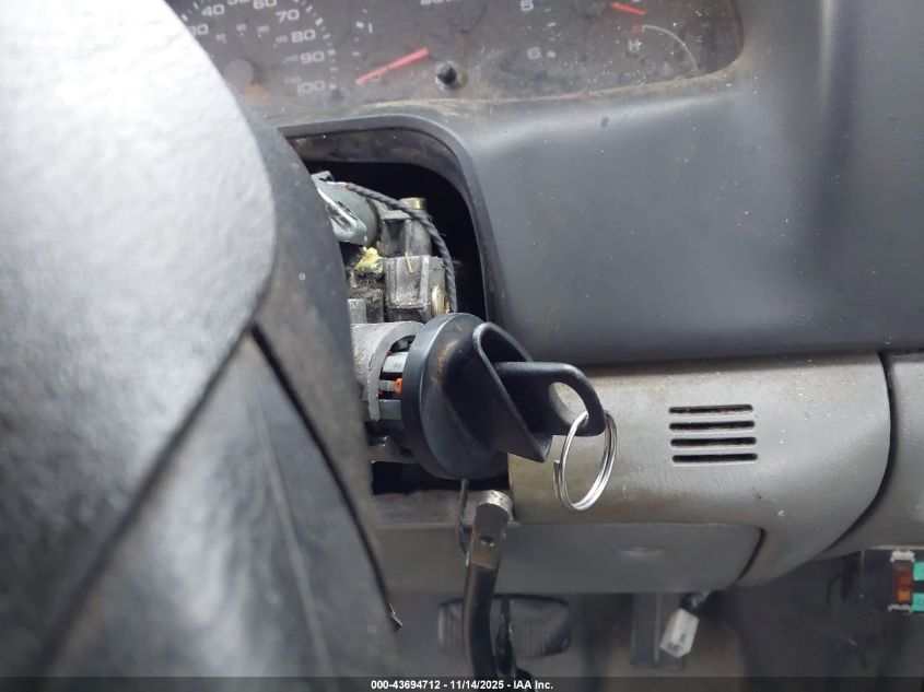 2003 Ford F-250 Xl/Xlt VIN: 1FTNF21L13EC77627 Lot: 43694712