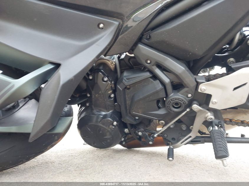 2025 Kawasaki Ex650 P VIN: ML5EXEP12SDAF7060 Lot: 43694717