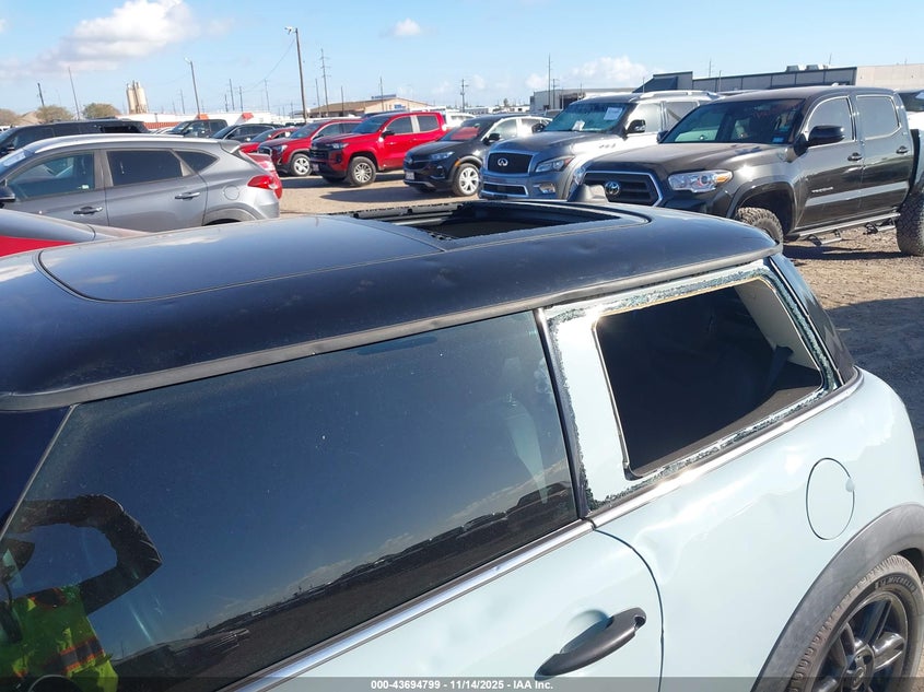 2013 Mini Hardtop Cooper VIN: WMWSU3C59DT685185 Lot: 43694799