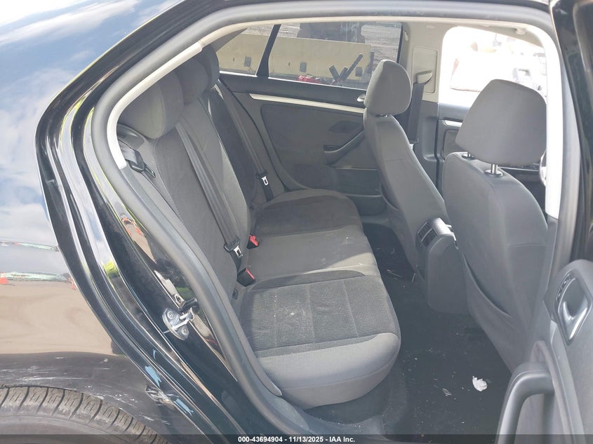 2008 Volkswagen Jetta S VIN: 3VWJZ71K98M154215 Lot: 43694904