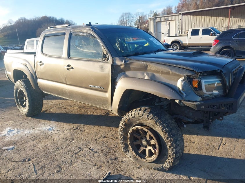 TOYOTA TACOMA BASE V6