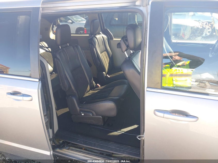 2019 Dodge Grand Caravan Sxt VIN: 2C4RDGCG5KR610742 Lot: 43694936