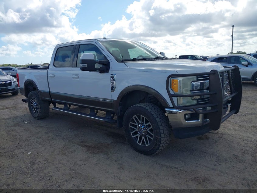 FORD F-250 LARIAT