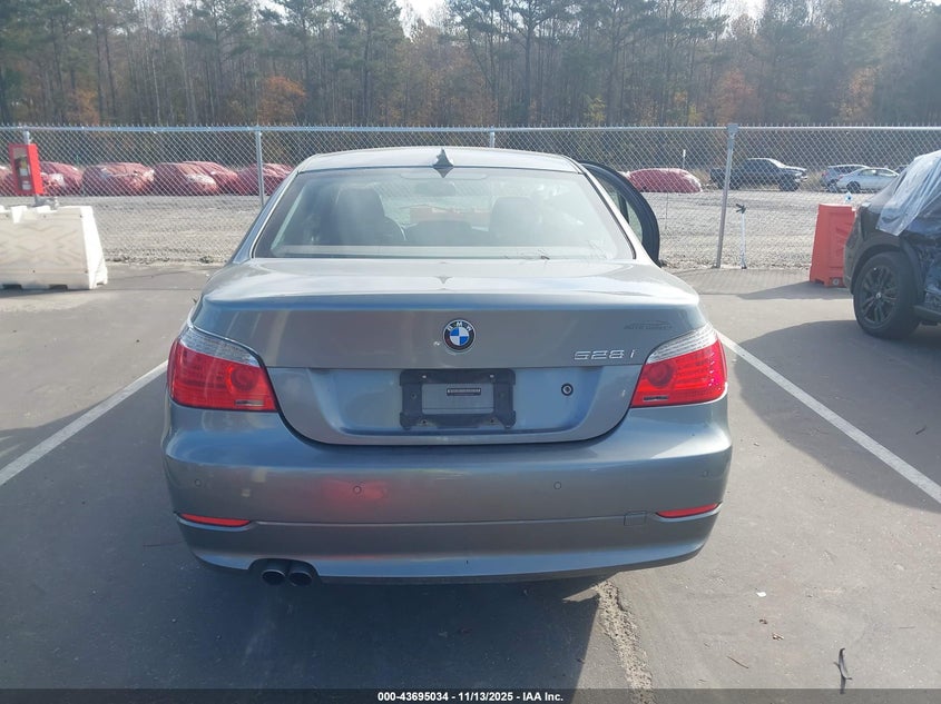 2008 BMW 528I VIN: WBANU53518CT03388 Lot: 43695034