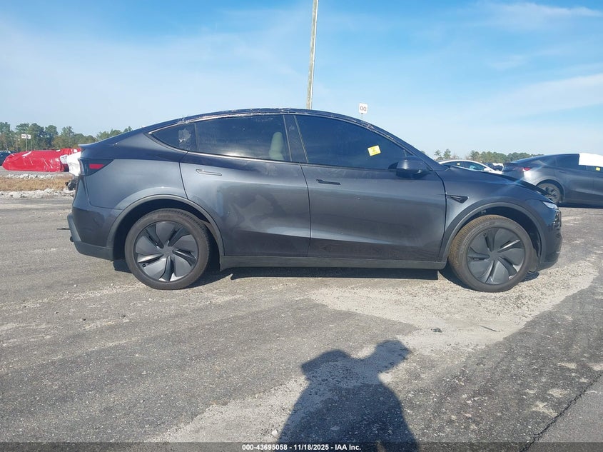 2026 Tesla Model Y Long Range Dual Motor All-Wheel Drive VIN: 7SAYGDED5TA441551 Lot: 43695058