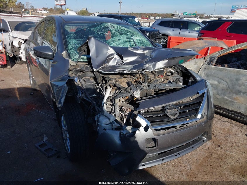2017 NISSAN VERSA 1.6 SV - 3N1CN7AP8HL887867
