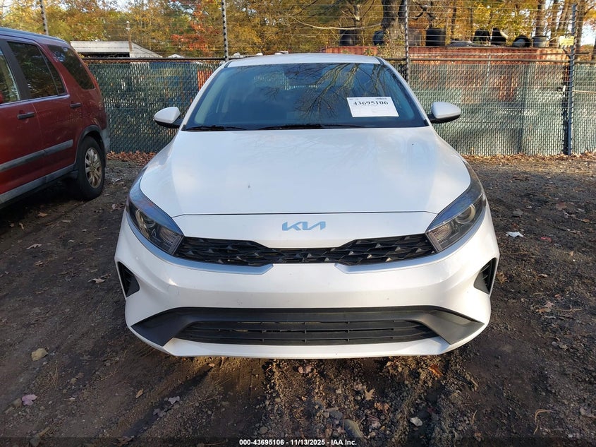 2023 Kia Forte Lxs VIN: 3KPF24AD3PE585977 Lot: 43695106