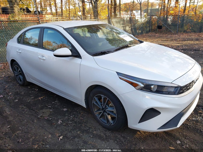 2023 Kia Forte Lxs VIN: 3KPF24AD3PE585977 Lot: 43695106