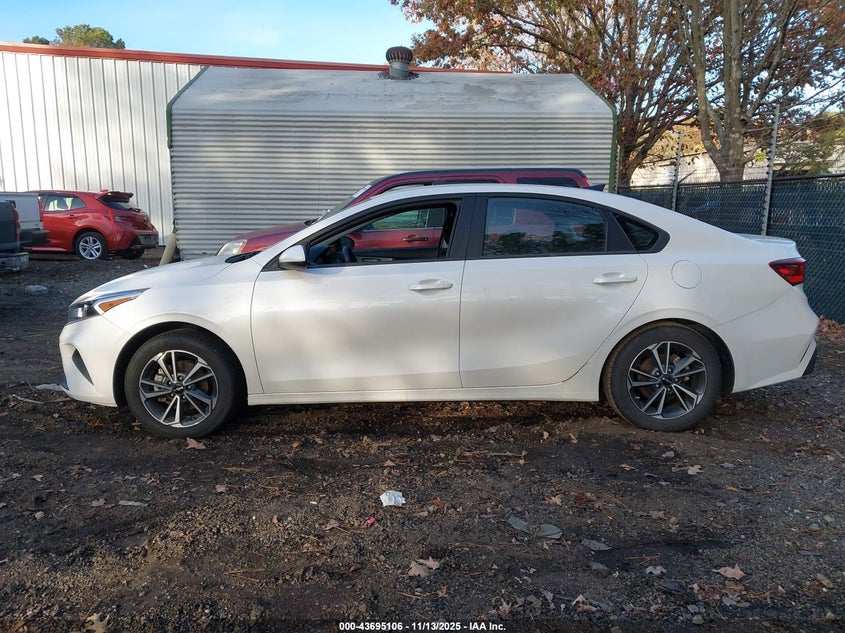2023 Kia Forte Lxs VIN: 3KPF24AD3PE585977 Lot: 43695106