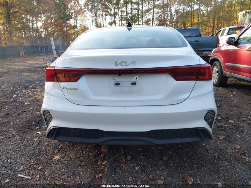 2023 Kia Forte Lxs VIN: 3KPF24AD3PE585977 Lot: 43695106