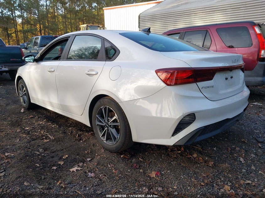 3KPF24AD3PE585977 2023 KIA FORTE photo no. 3