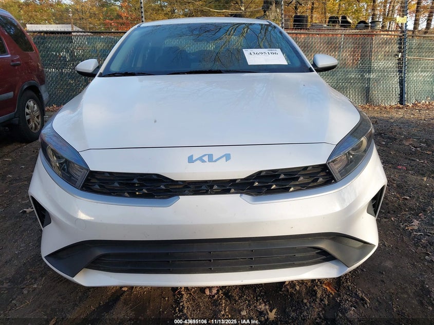2023 Kia Forte Lxs VIN: 3KPF24AD3PE585977 Lot: 43695106