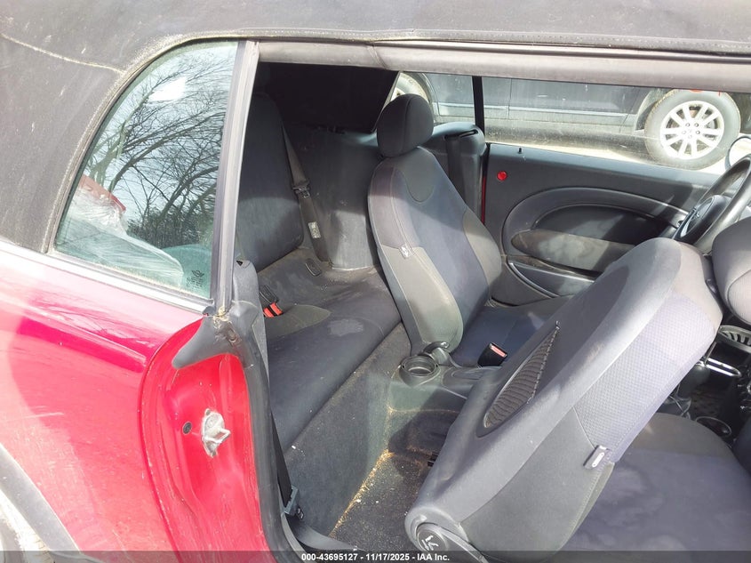 2006 Mini Cooper VIN: WMWRF33516TG16019 Lot: 43695127