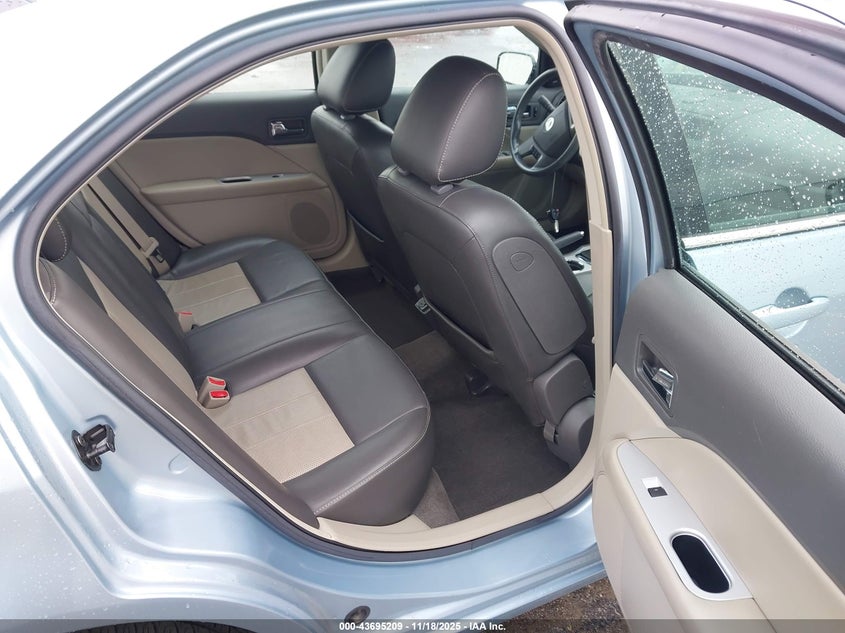 2010 Mercury Milan Hybrid VIN: 3MEDM0L32AR613085 Lot: 43695209