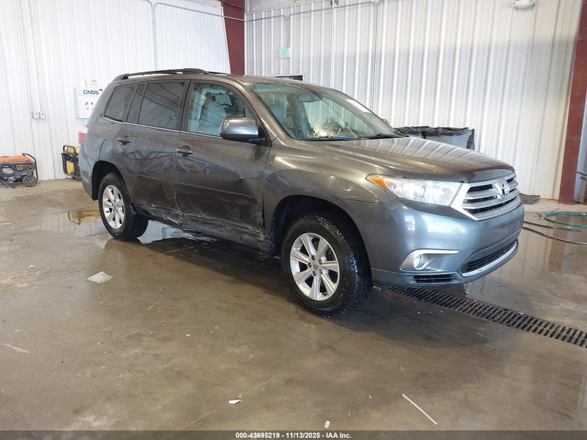 TOYOTA HIGHLANDER SE V6