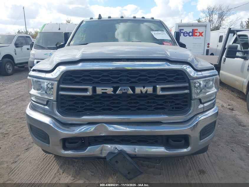 2019 Ram 3500 Tradesman 4X4 8' Box VIN: 3C63RRGL2KG612651 Lot: 43695231
