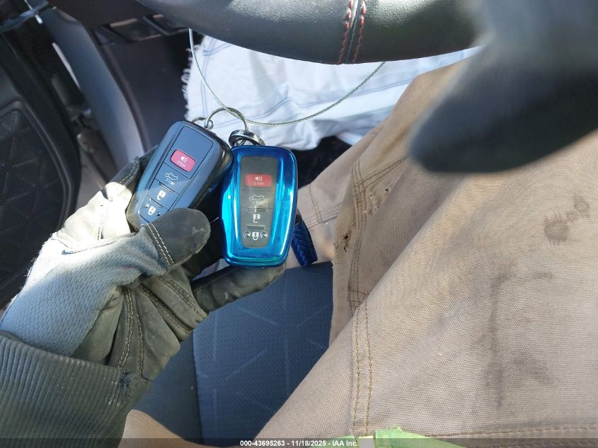 2019 Toyota Rav4 Xle VIN: 2T3P1RFVXKW023402 Lot: 43695263