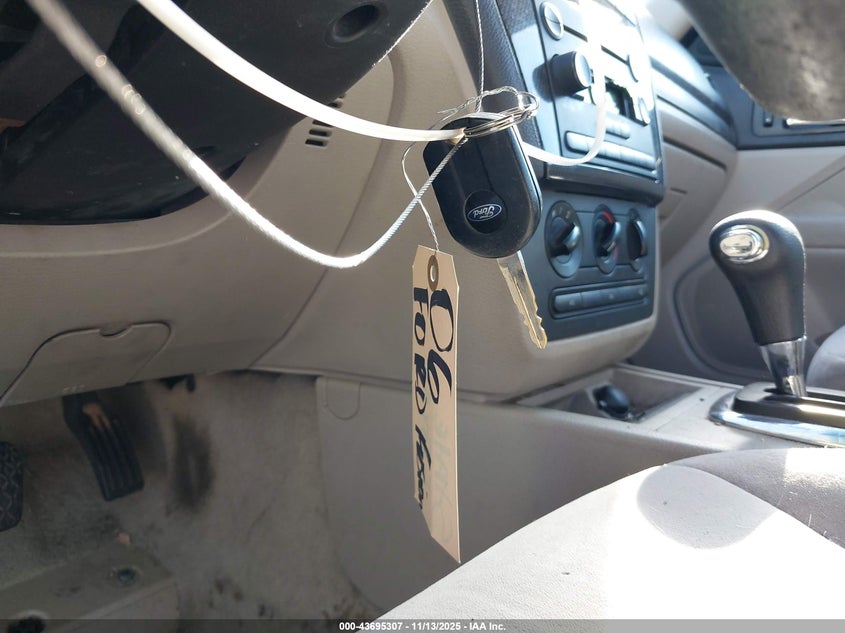 2006 Ford Fusion Se VIN: 3FAFP071X6R215551 Lot: 43695307