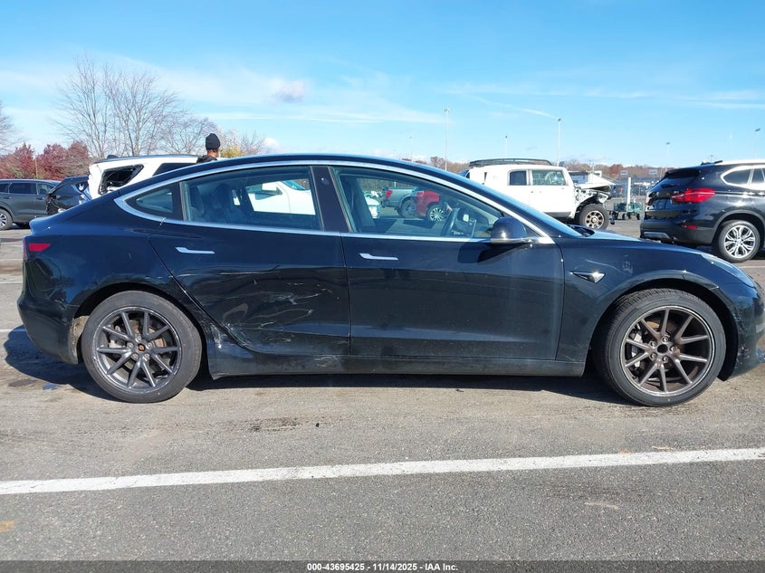2018 Tesla Model 3 Long Range/Mid Range VIN: 5YJ3E1EA2JF034501 Lot: 43695425