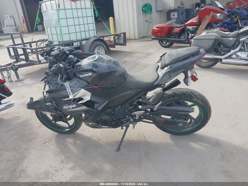 2022 Kawasaki Ex400 VIN: JKAEXKH13NDAH0899 Lot: 43695454