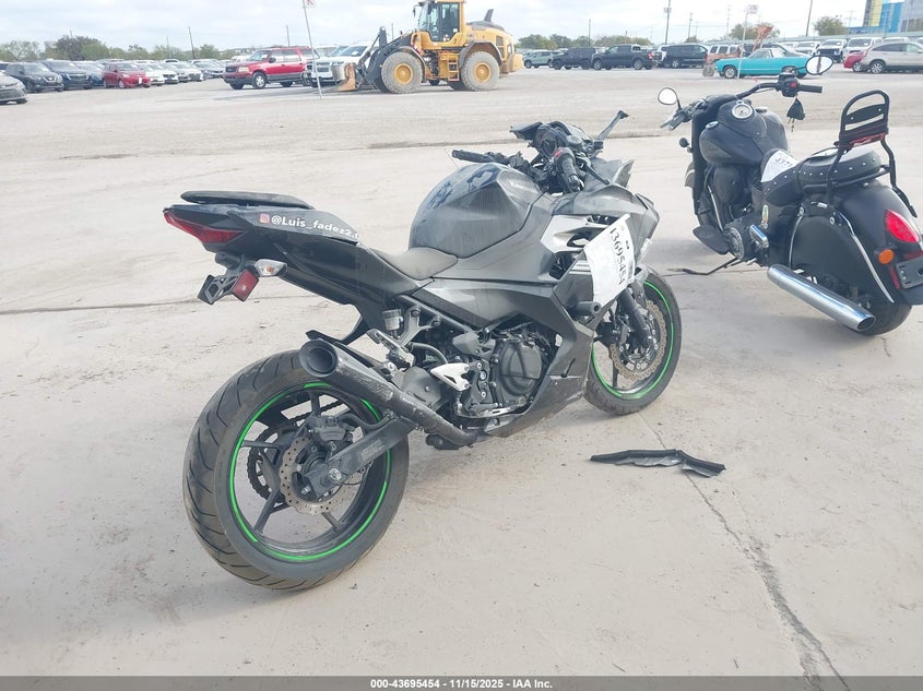 JKAEXKH13NDAH0899 2022 KAWASAKI EX photo no. 4